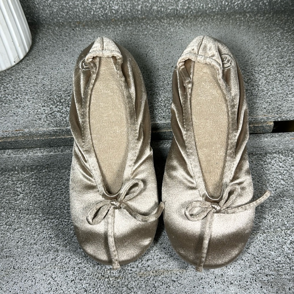 Isotoner Metallic Gold Slippers Size 8 9